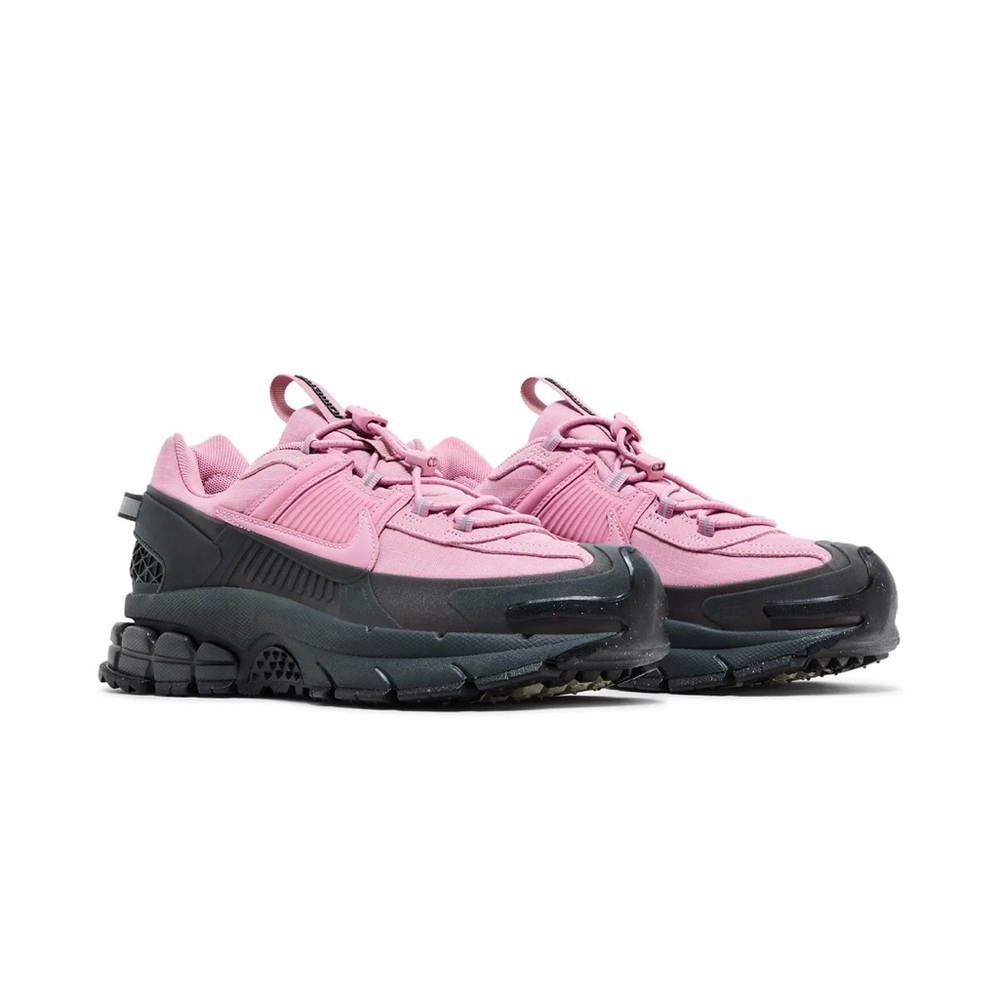 Nike Zoom Vomero 5 Roam
Elemental Pink Anthracite Women's Size 7.5 NEW